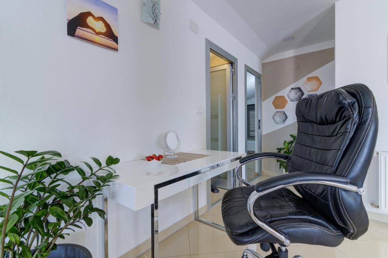 Apartment Ćosić Green Klenovica Buitenkant foto